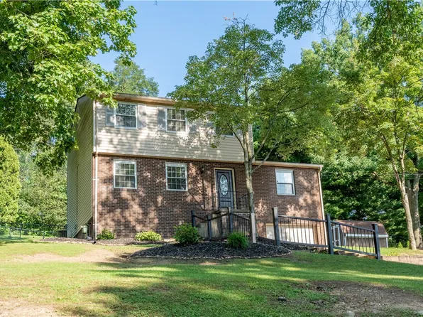 155 Thorndale Dr, Beaver Falls, PA 15010
