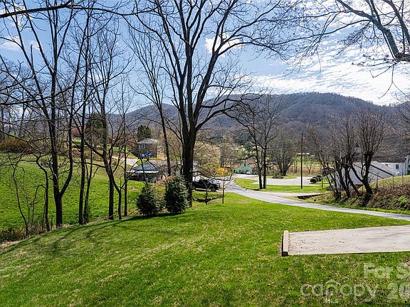 3rd image of 86 Rolling Hills Rd