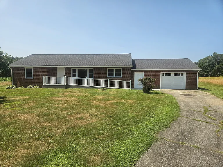 56 Mimosa Ln — Photo 1