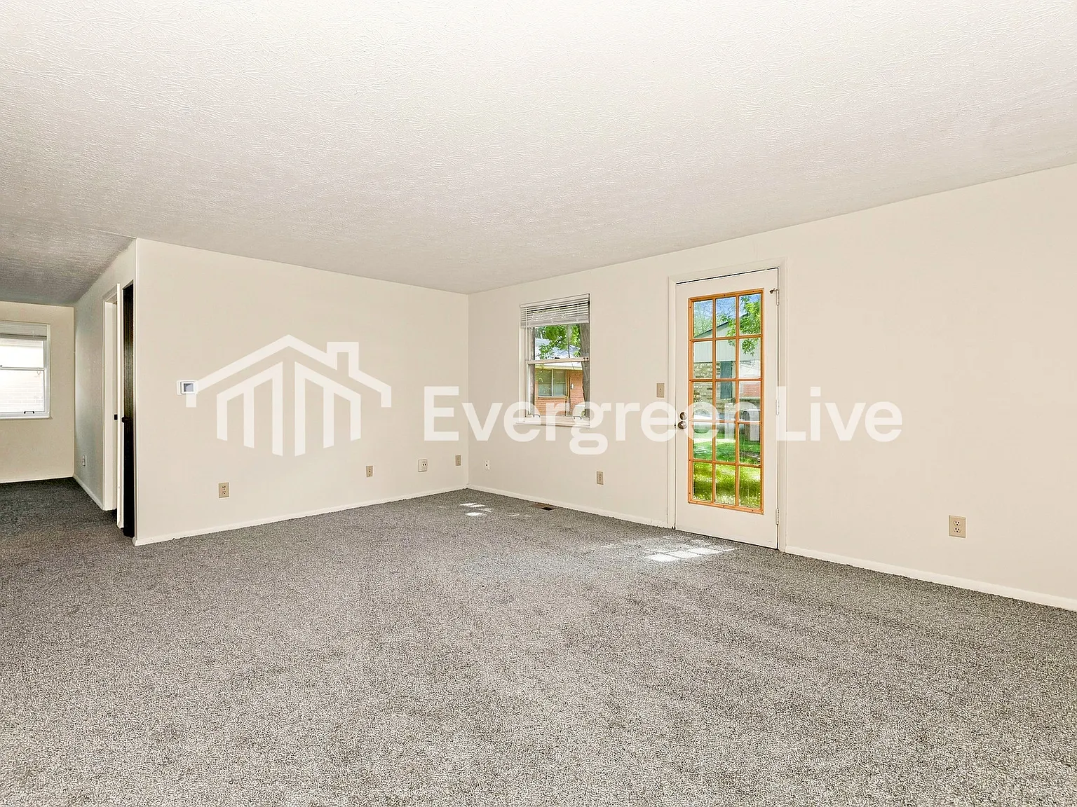 1 bed, 1.0 bath, 933 sqft, $995 — Photo 3