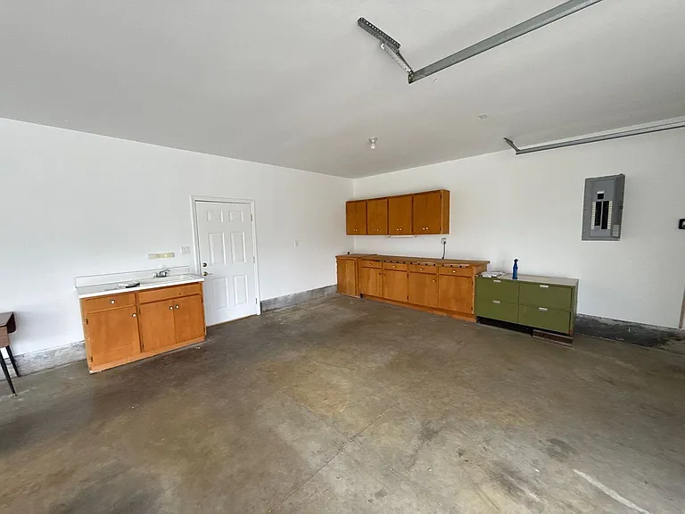 191 McLaughlin Dr — Photo 38