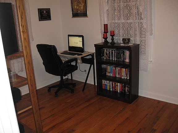 3rd image of 2155 Inglewood Pl