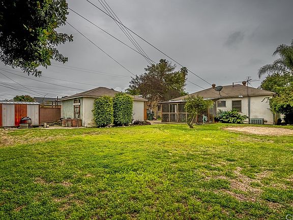 3rd image of 1043 E Shamwood St