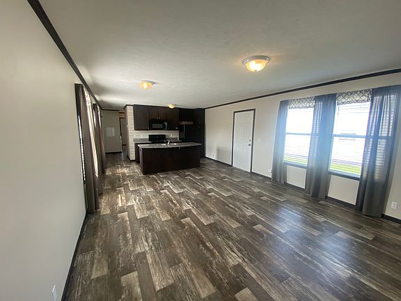 3rd image of 59250 Lewis Ln