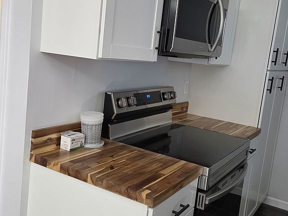 4th image of 259 Holman Way