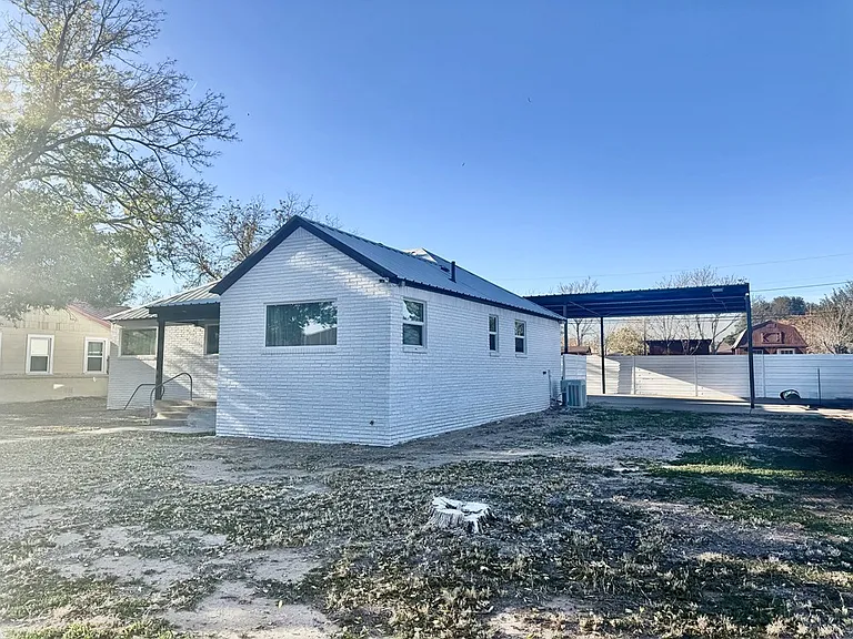 200 Santa Rita Dr — Photo 2