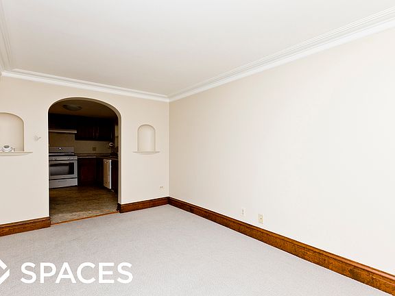 4th image of 2837 N Southport Ave #Gdn