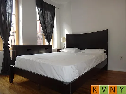 Rented by KVNY Soho | media 7
