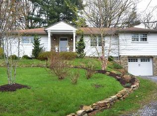10 Cherokee Dr, Pittsburgh, PA