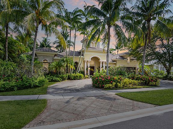 2nd image of 5975 Vintage Oaks Circle