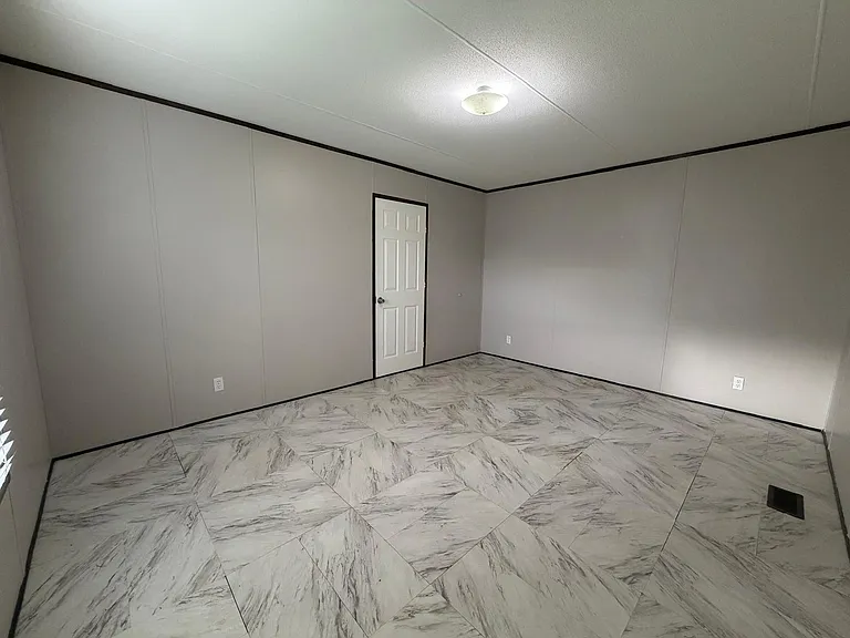 514 Primrose Ln — Photo 7