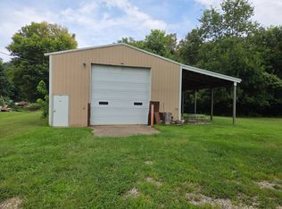 128 Smith St, Barry, IL 62312