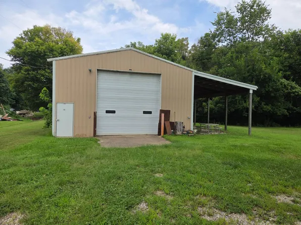 128 Smith St, Barry, IL 62312
