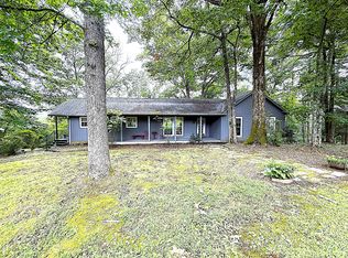 204 Red Bud Dr, Smithville, TN 37166