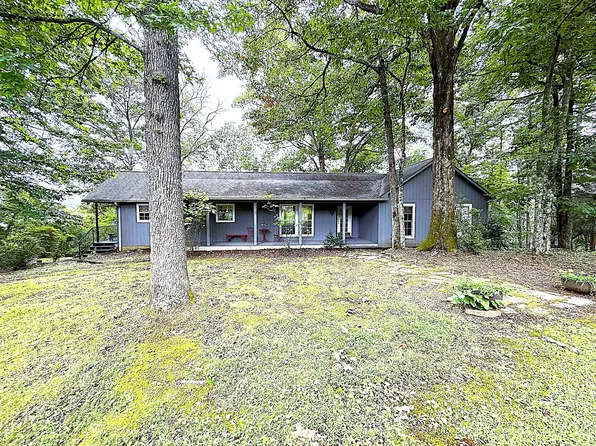204 Red Bud Dr, Smithville, TN 37166