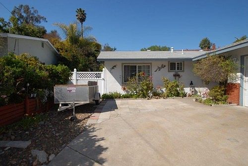 2nd image of 4566 Chateau Dr