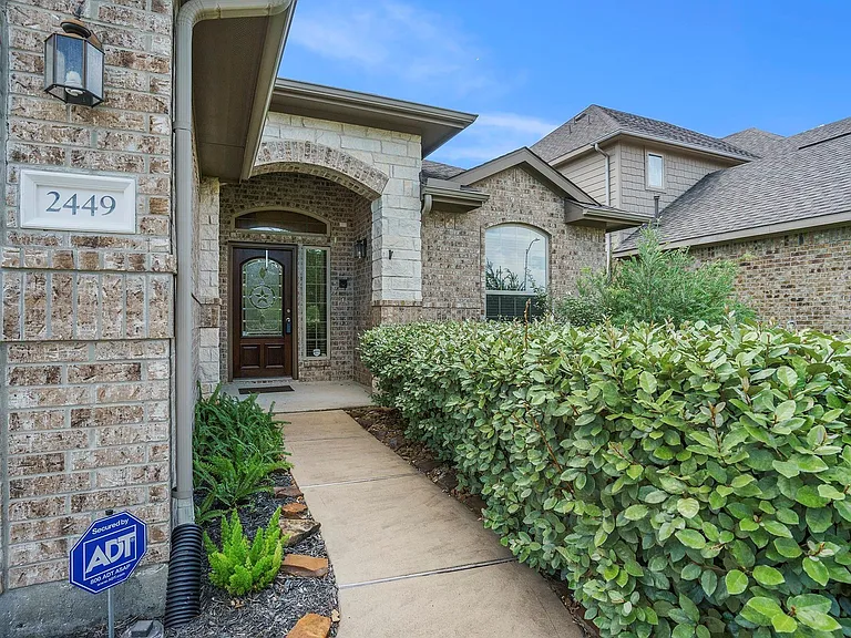 2449 Pamplona Ln — Photo 2