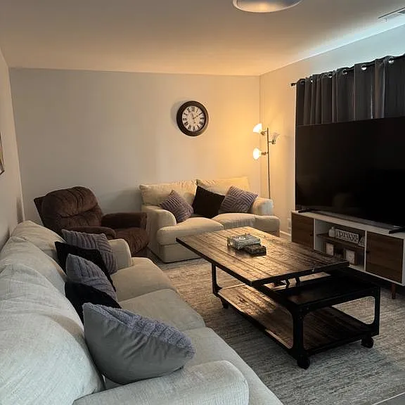 12 Peachton Ln — Photo 8