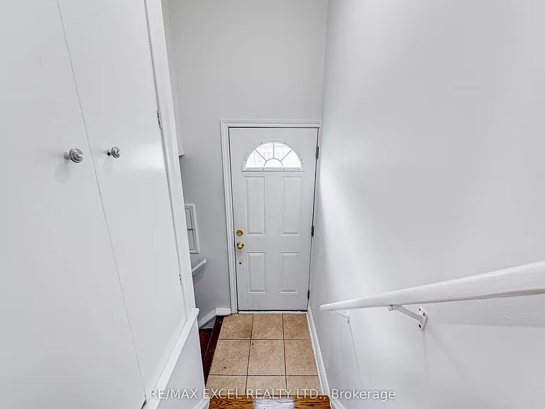 51 Tordale Cres — Photo 20