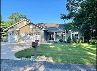 Larson Ln, Iron mountain, MI 49801