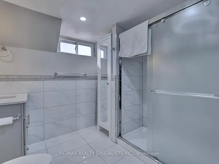 118 Fairholt Rd S #3 — Photo 12