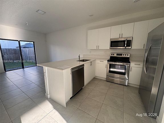 4th image of 28567 SW 134th Ave