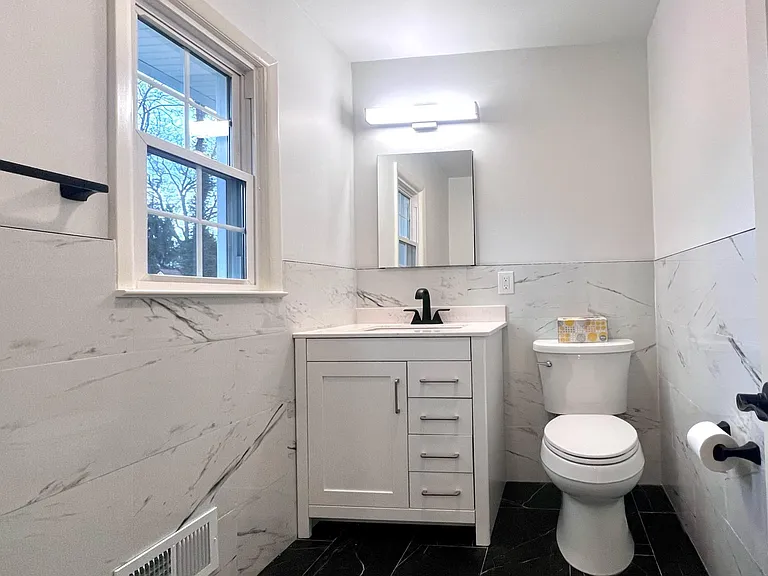 4 Susan Ct — Photo 20