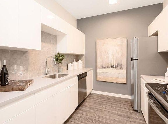 5th image of 321 54th St APT 204