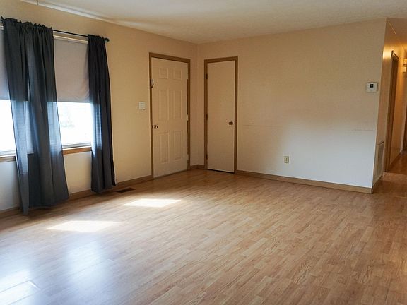 3rd image of 107 Hayden Dr