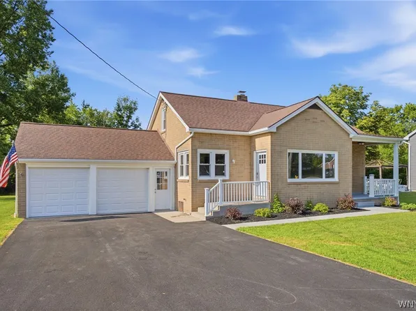 5189 Lake Ave, Orchard Park, NY 14127