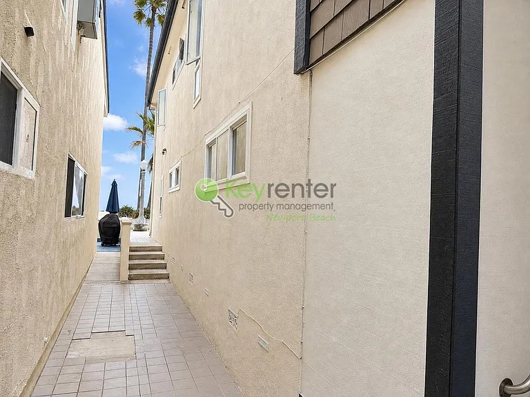 1510 W Oceanfront #A-B — Photo 16