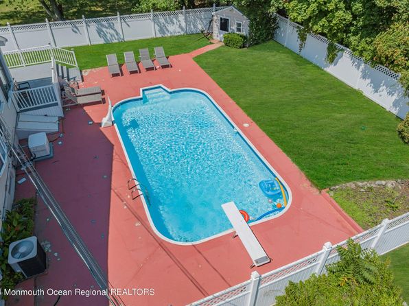 471 W Park Ave #A, Oakhurst, NJ 07755