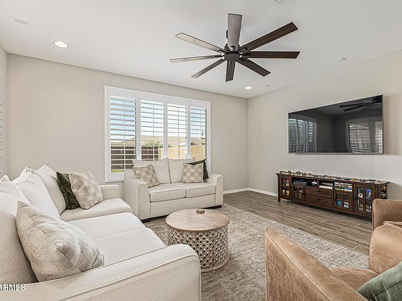 5th image of 32426 N DAYLIGHT Drive