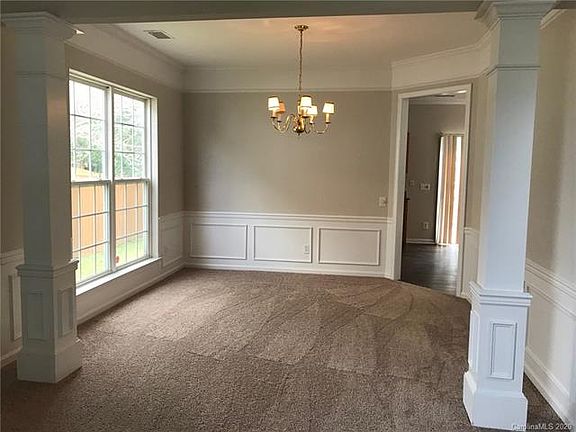 3rd image of 8925 Coppermine Ln