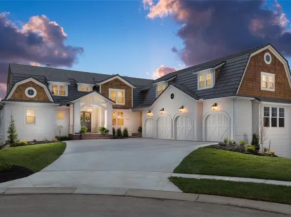 11722 W 163rd Ct, Overland Park, KS 66221
