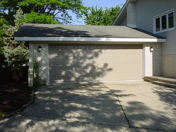3rd image of 13944 S Derby Dr