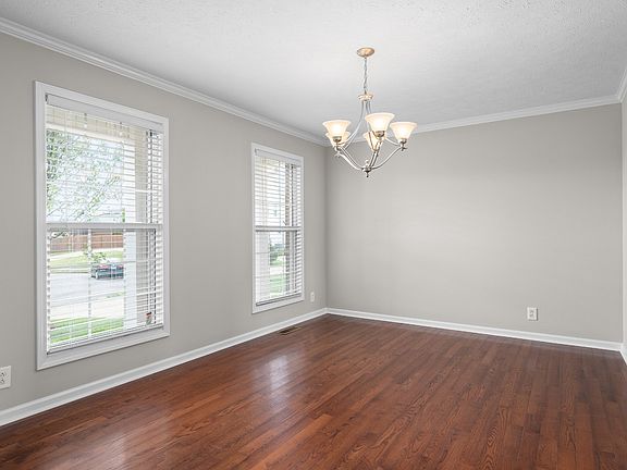 4th image of 3725 Meadow Knoll Ct