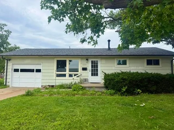 2005 Kenny Ave, Salina, KS 67401