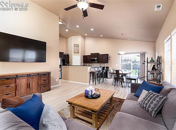 3rd image of 3917 Reindeer Cir