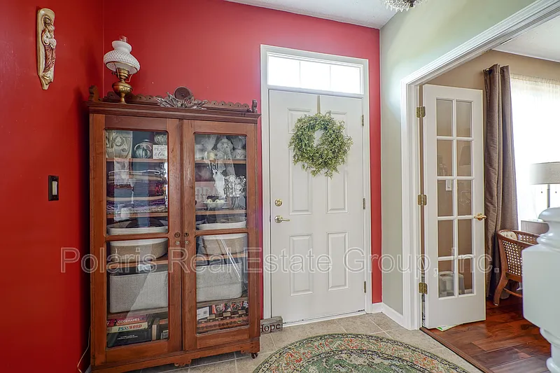 2 bed, 2.0 bath, 2465 sqft, $1,995 — Photo 4