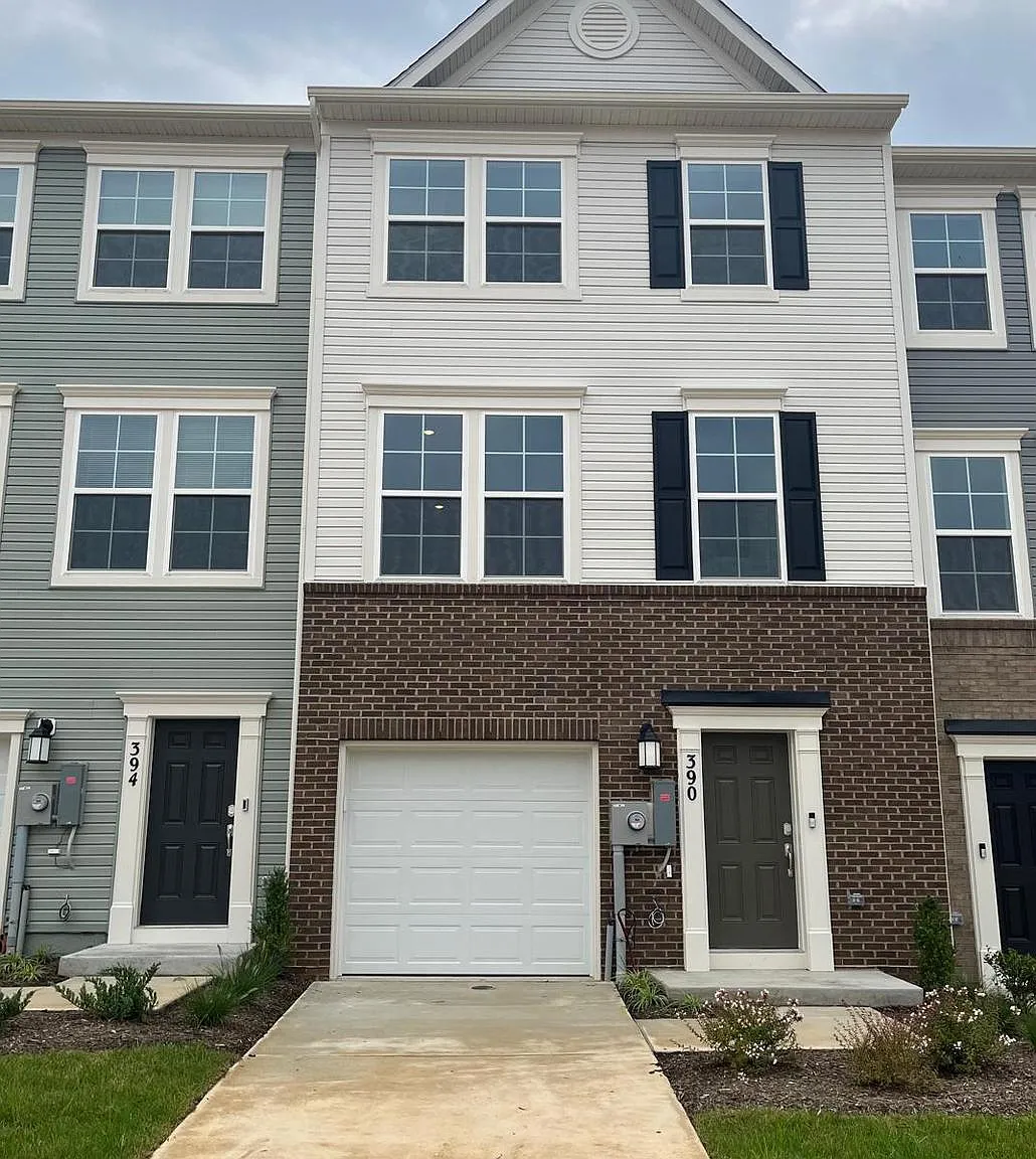 3 bed, 4.0 bath, 1922 sqft, $2,150 — Photo 2