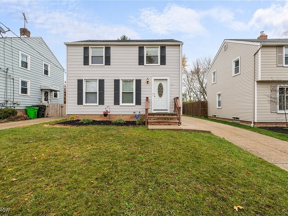 1st image of 831 Lincoln Blvd