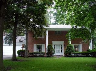 928 Balfour St, Midland, MI 48640