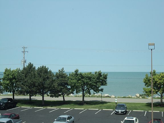 5th image of 711 W Lakeshore Dr APT 306