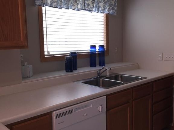 5th image of 10105 Pleasure Creek Cir NE