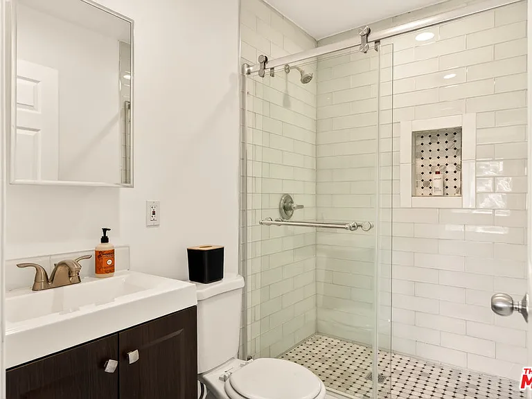 8810 Hollywood Blvd #1/2 — Photo 14
