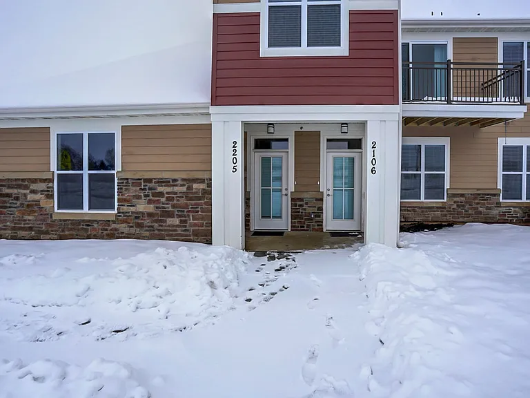 1270 Stonewood Xing — Photo 10