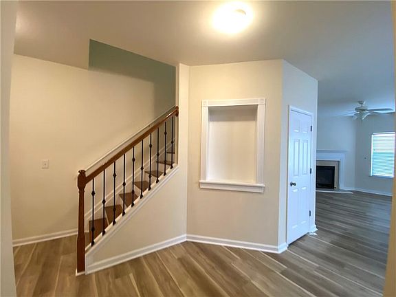 3rd image of 3987 Isaac Ct