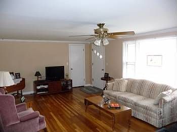 2nd image of 198 Lincoln Dr