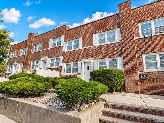 2nd image of 76 Dongan Avenue